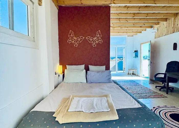 Bright Panoramic Rooftop At World Apartment *